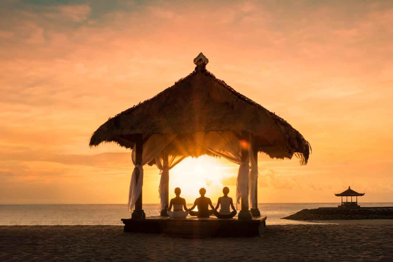 Bali Tropic Resort & Spa - Chse Certified Νούσα Ντούα Εξωτερικό φωτογραφία Sunset at the beach