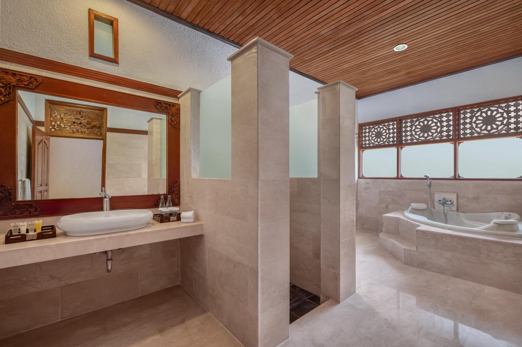 Bali Tropic Resort & Spa - Chse Certified Νούσα Ντούα Εξωτερικό φωτογραφία Bathroom at The Oberoi, Mumbai