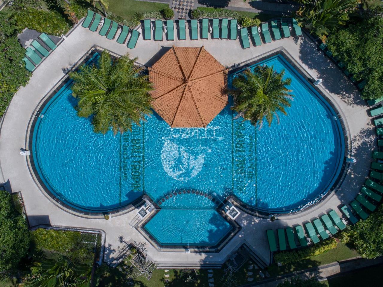 Bali Tropic Resort & Spa - Chse Certified Νούσα Ντούα Εξωτερικό φωτογραφία Aerial view of the pool